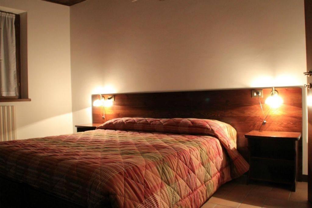 Hotel Guerrin Meschino à Montemonaco Extérieur photo