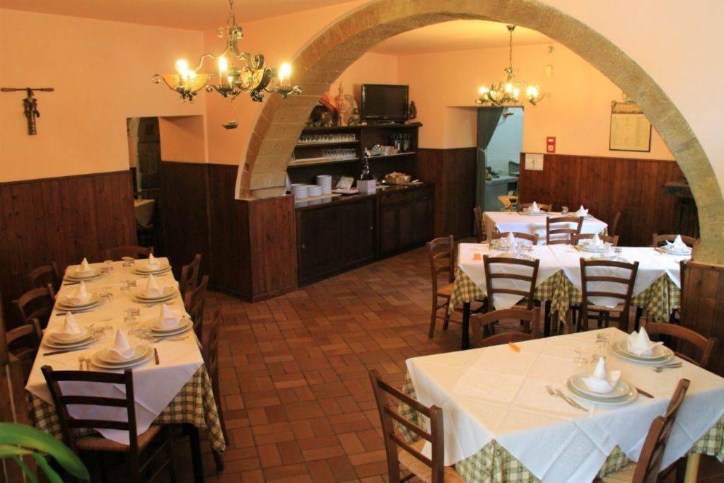 Hotel Guerrin Meschino à Montemonaco Extérieur photo